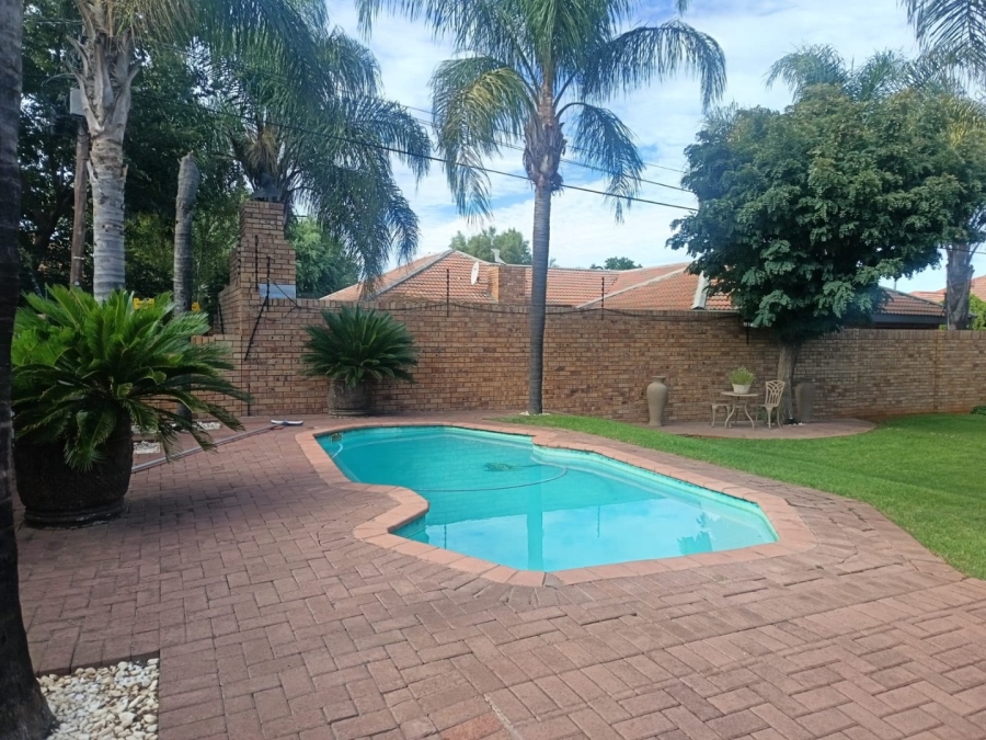 4 Bedroom Property for Sale in Hillcrest Northern Cape